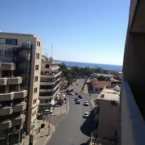 https://francis-apartments.protaras-cy-hotels.com